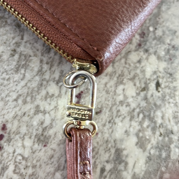 Brown Steve Madden cognac wristlet/wallet - Picture 8 of 8